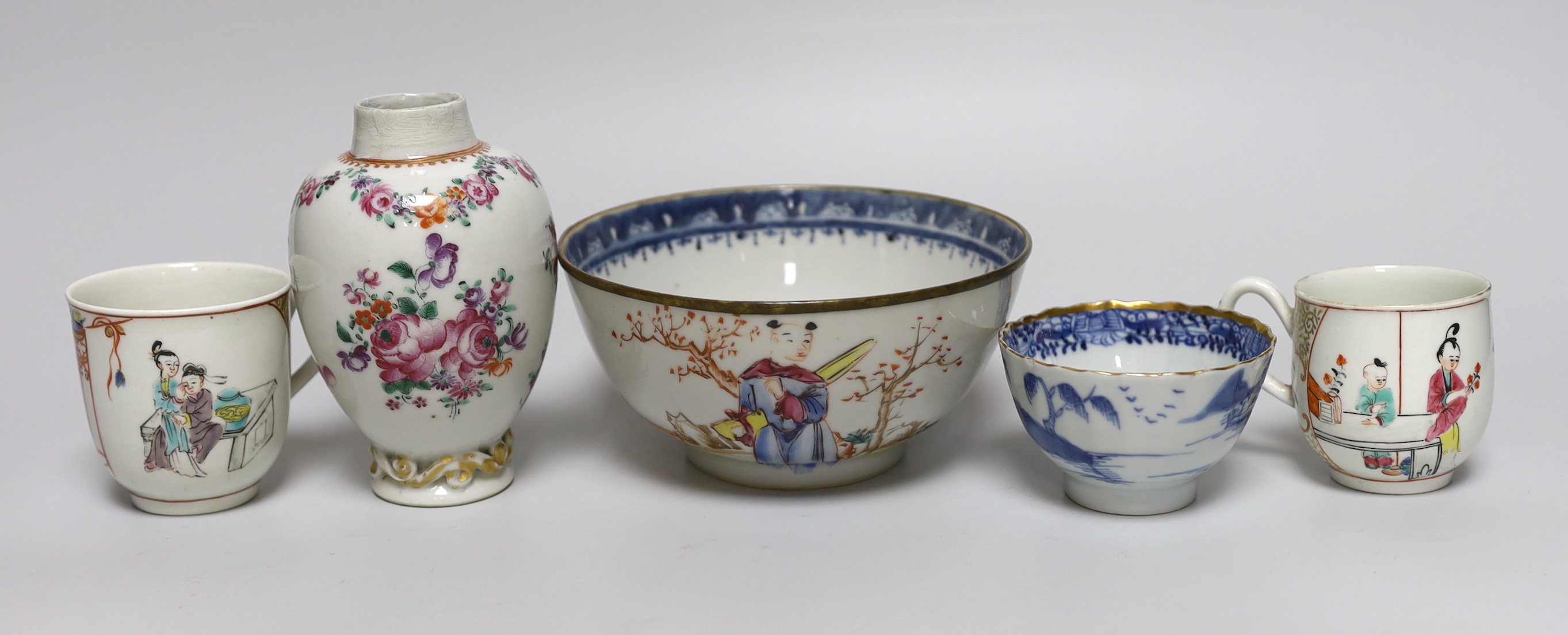 18th century Chinese export porcelain tea caddy, bowl and tea bowl, Largest 14.5cm, together with two Worcester coffee cups painted with Chinese figures